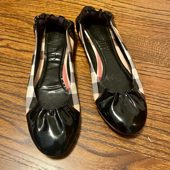 Patent Black Burberry Flats - Picture 1 of 5
